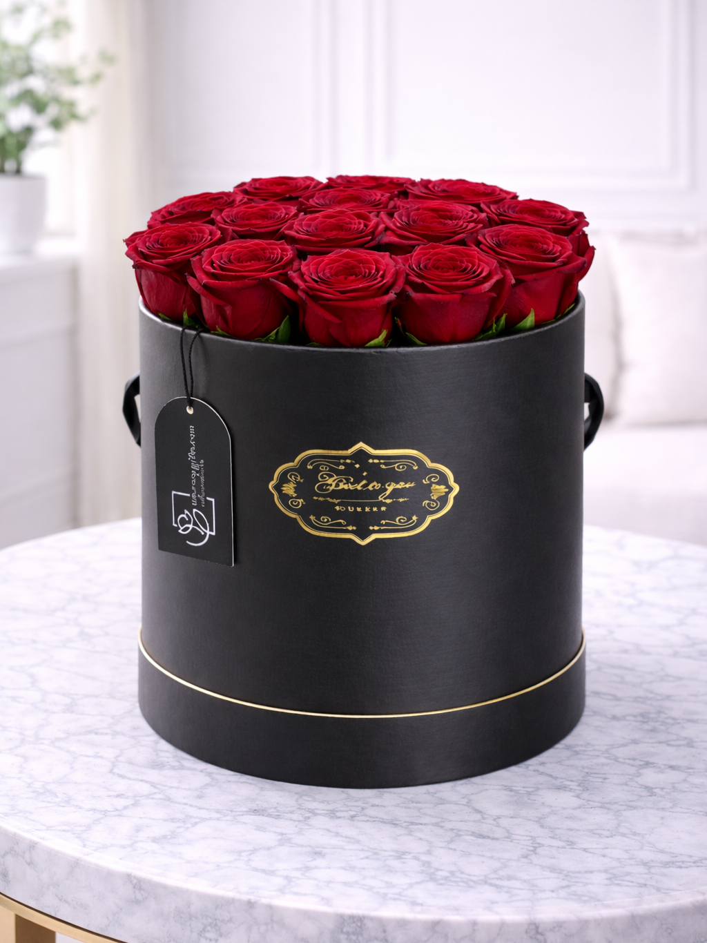 Crimson Elegance – 15 Red Roses in Black Luxe Box